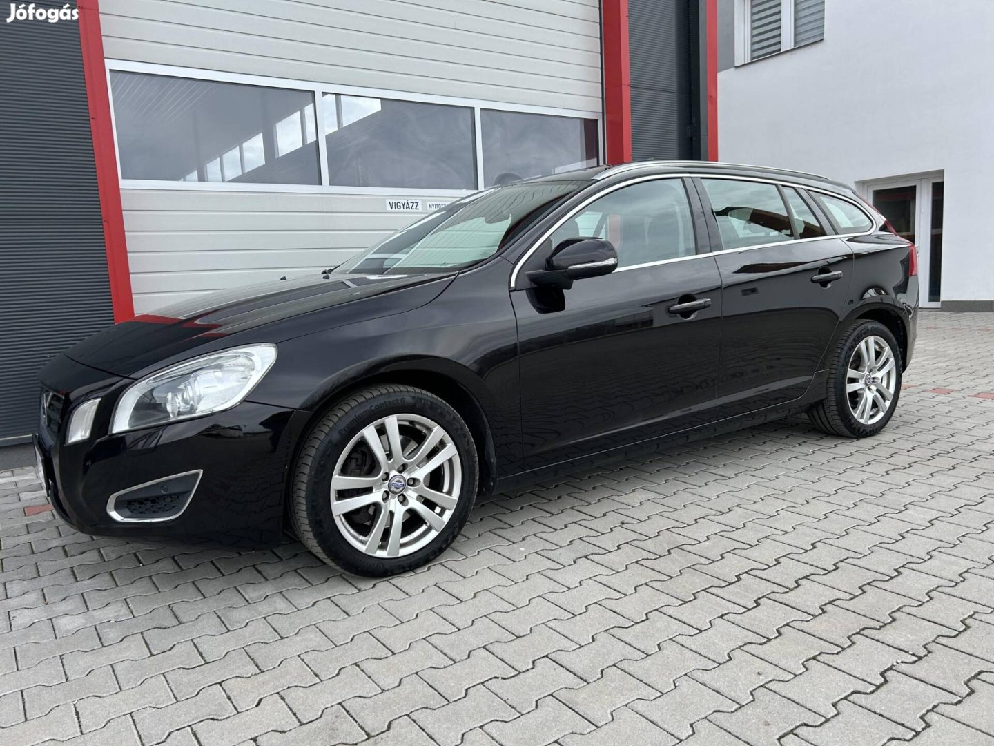 Volvo V60 2.4 D [D5] Summum Geartronic Vezetett...